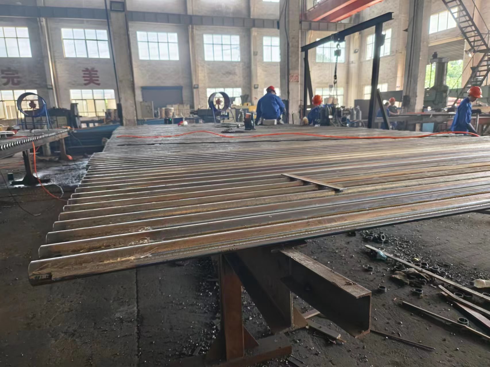 φ60.3×7.5\SA-210C 水冷壁帶鰭片內(nèi)螺紋管，帶鰭片。2）附質(zhì)量證明書，3）品牌：武鍋、東鍋、哈鍋選其一